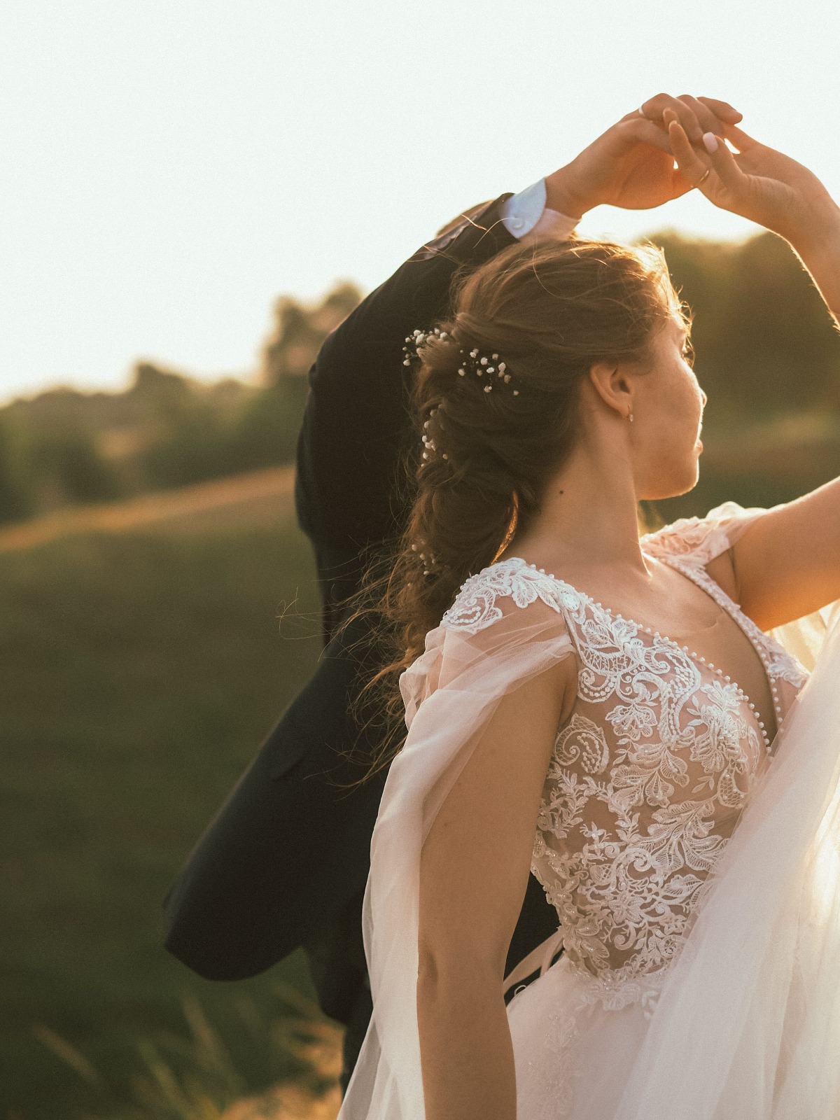 dans ederken gelini döndüren damat düğün dans özel ders
